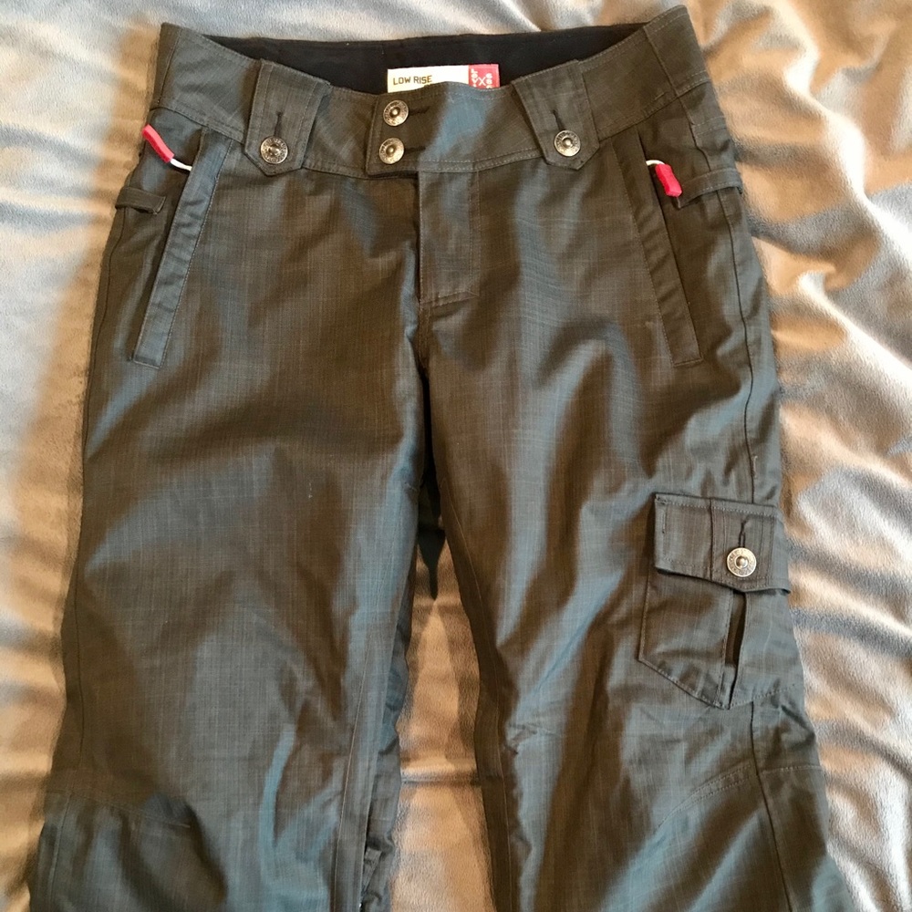 686 Levi’s Snowboard Pants